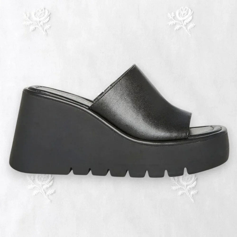 Madden Girl Chunky Open Toe 90s Style Retro Black Platform Slides US 8.5